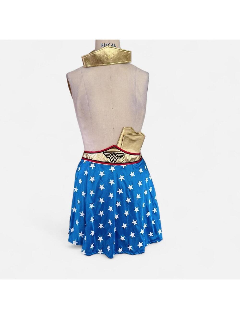 Halloween Costume Wonder Woman Skirt Crown Arm Cuffs DC Womens M